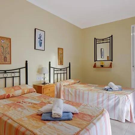 Sleeps 20 Pool Air Con Wifi * Calpe