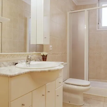 Sleeps 20 Pool Air Con Wifi Villa