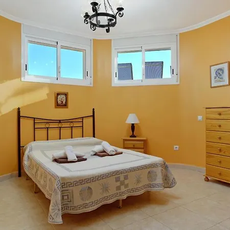 Sleeps 20 Pool Air Con Wifi Villa